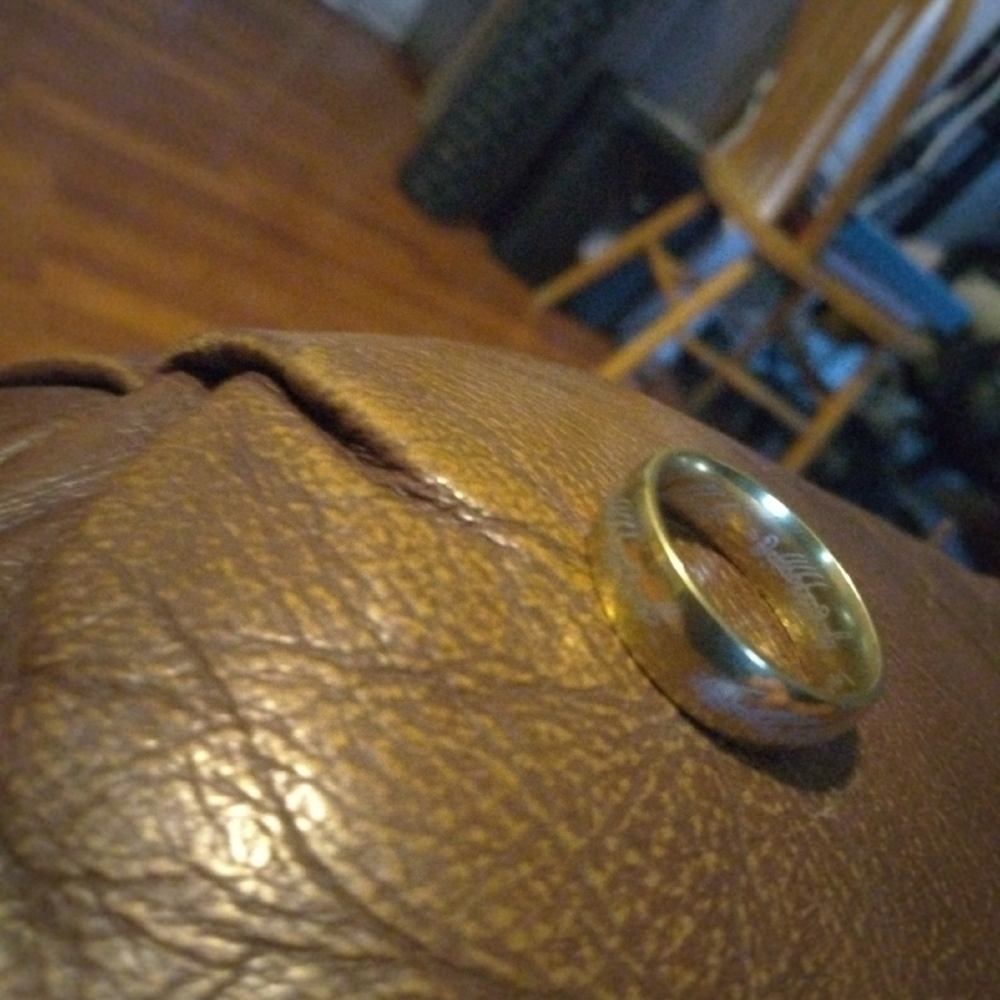 Gold Ring - Picture 3 of 5